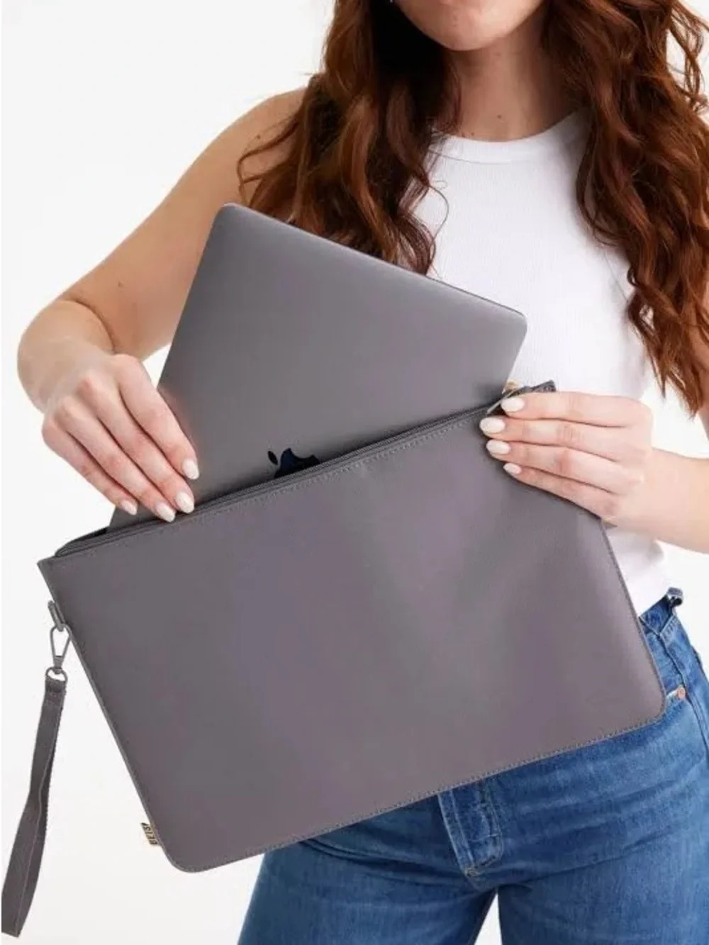 BÉIS 'The BÉISics Laptop Pouch' in grey