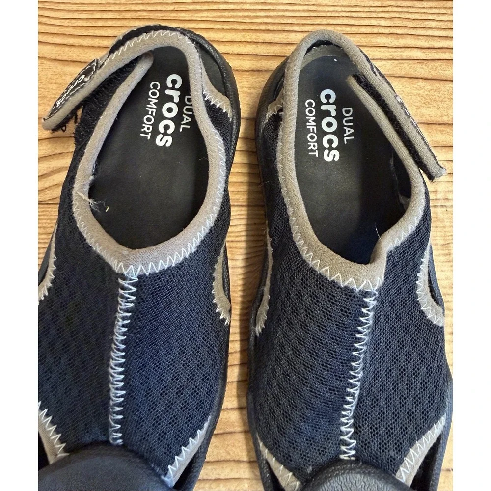 CROCS very good