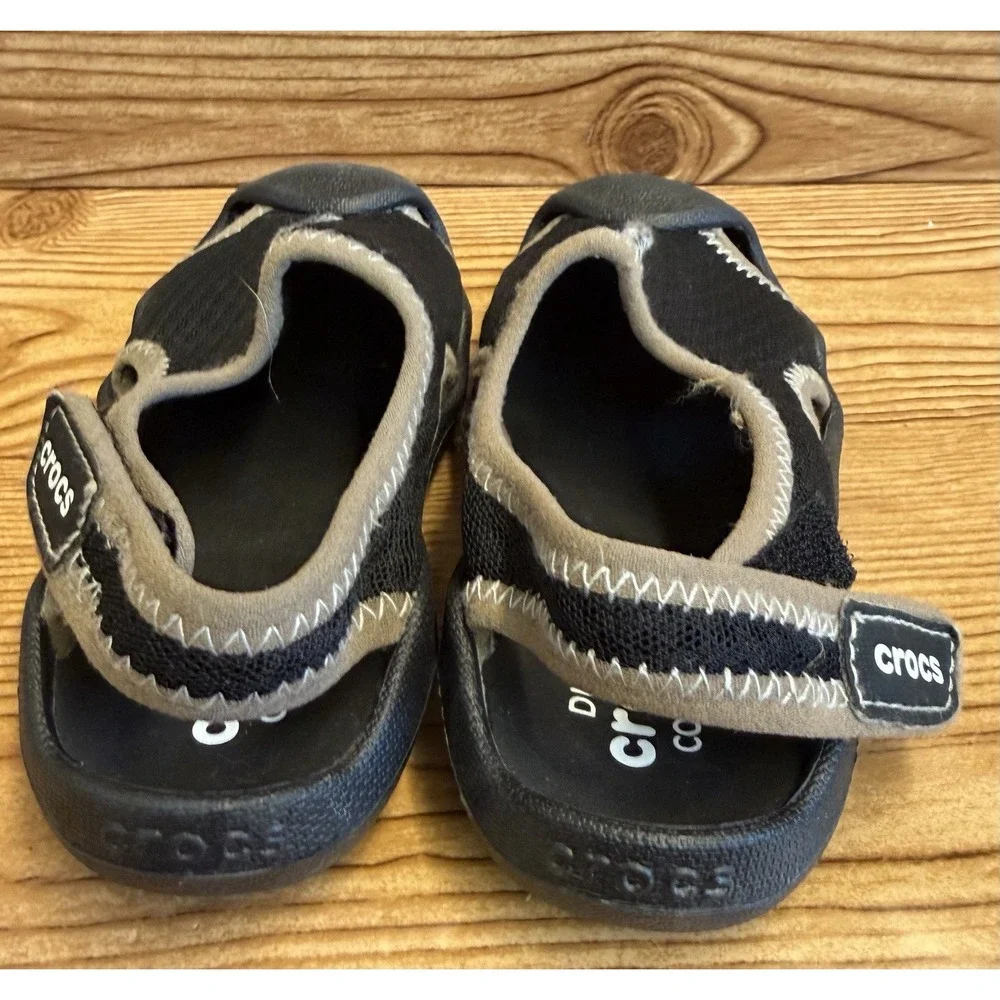 CROCS very good