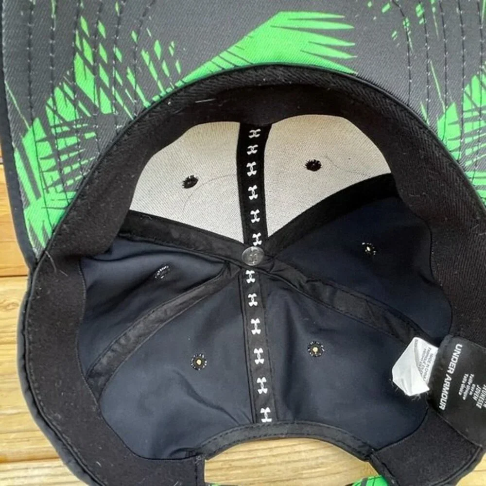 Under Armour Black w/Green Logo SnapBack cap/Hat