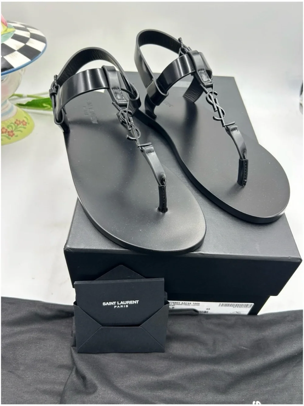 Saint Laurent minimal black