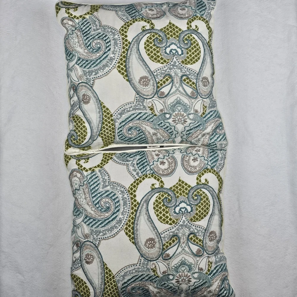 Pier 1 Imports Set Of 2‎ Throw Pillows Teal Green Blue White 16x16 Nostaglic