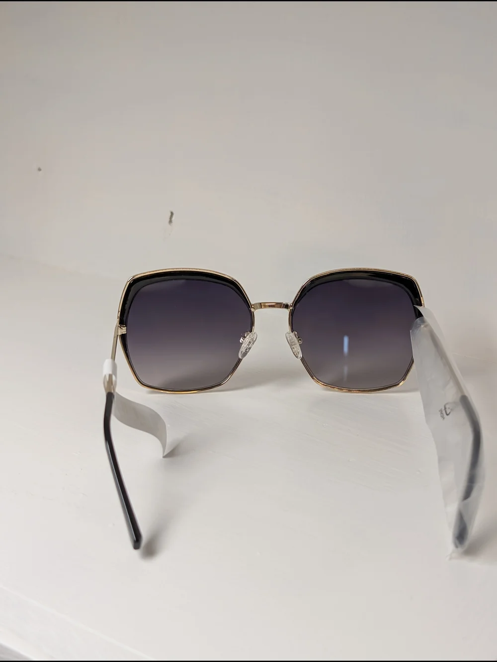 GUESS Gold & Black Oversized Square Sunglasses NWT