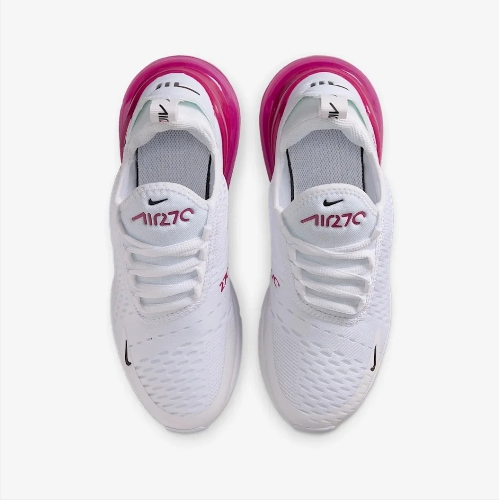 Nike sneakers white