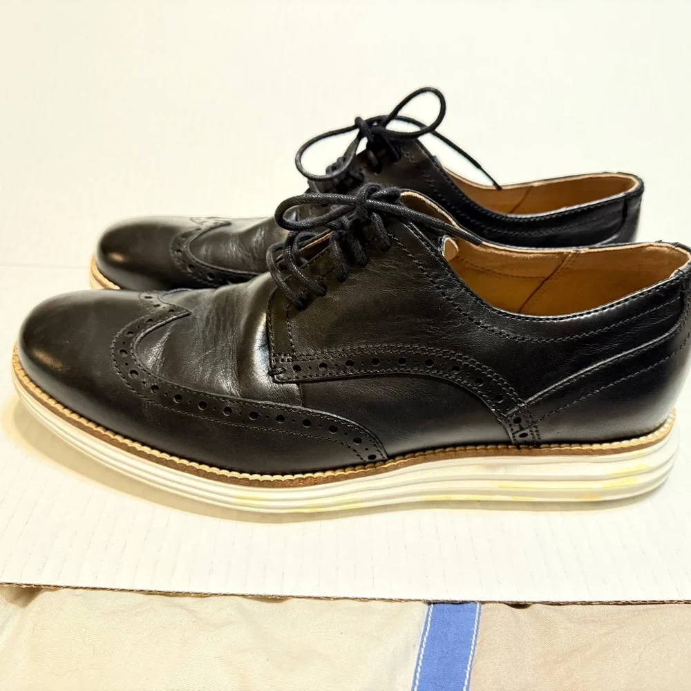 Cole Haan minimum leather 25