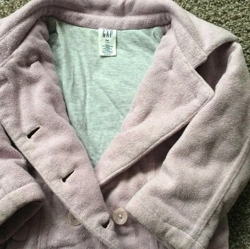 GAP lilac colored
