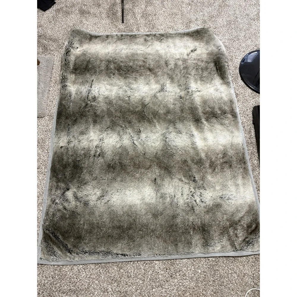 Pottery Barn Grey Faux Fur‎ Throw Blanket 50x60