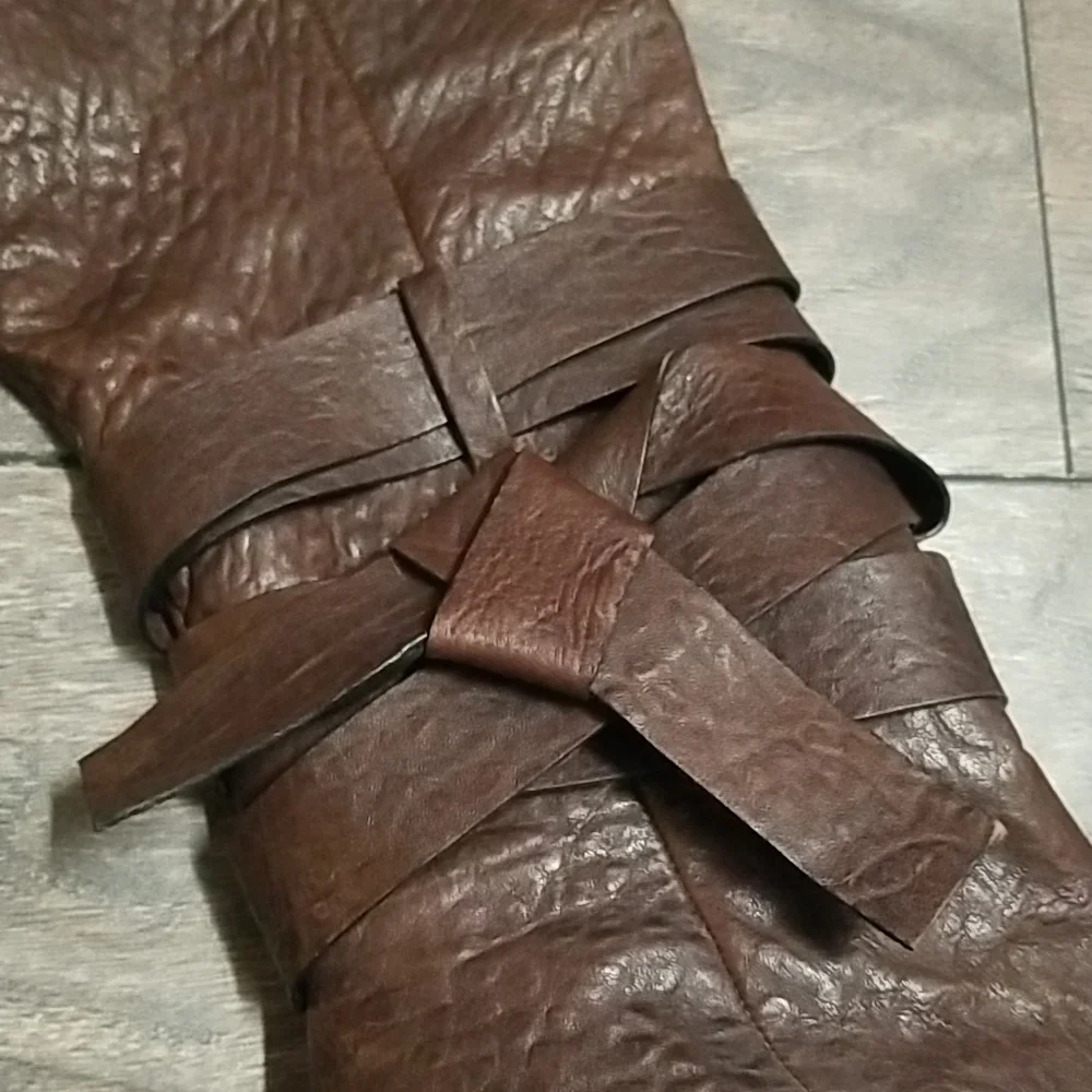 BCBGMaxAzria size leather