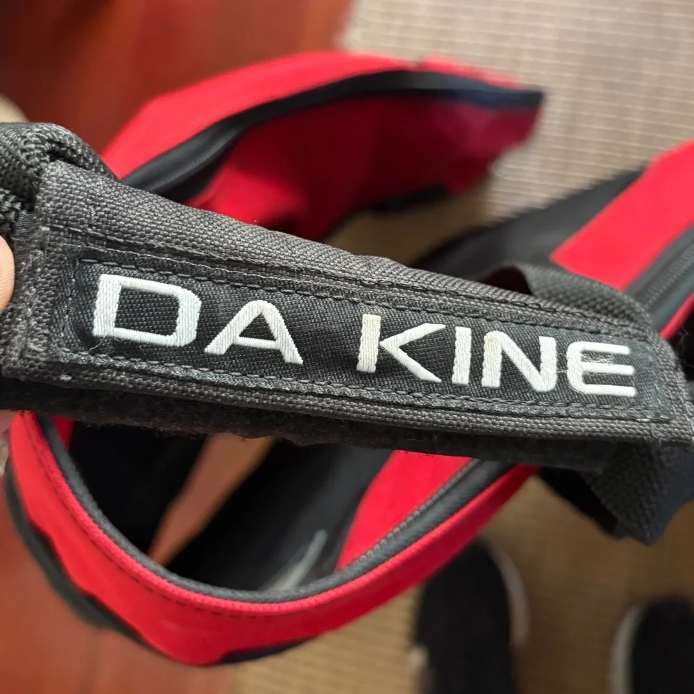 Dakine good excellent