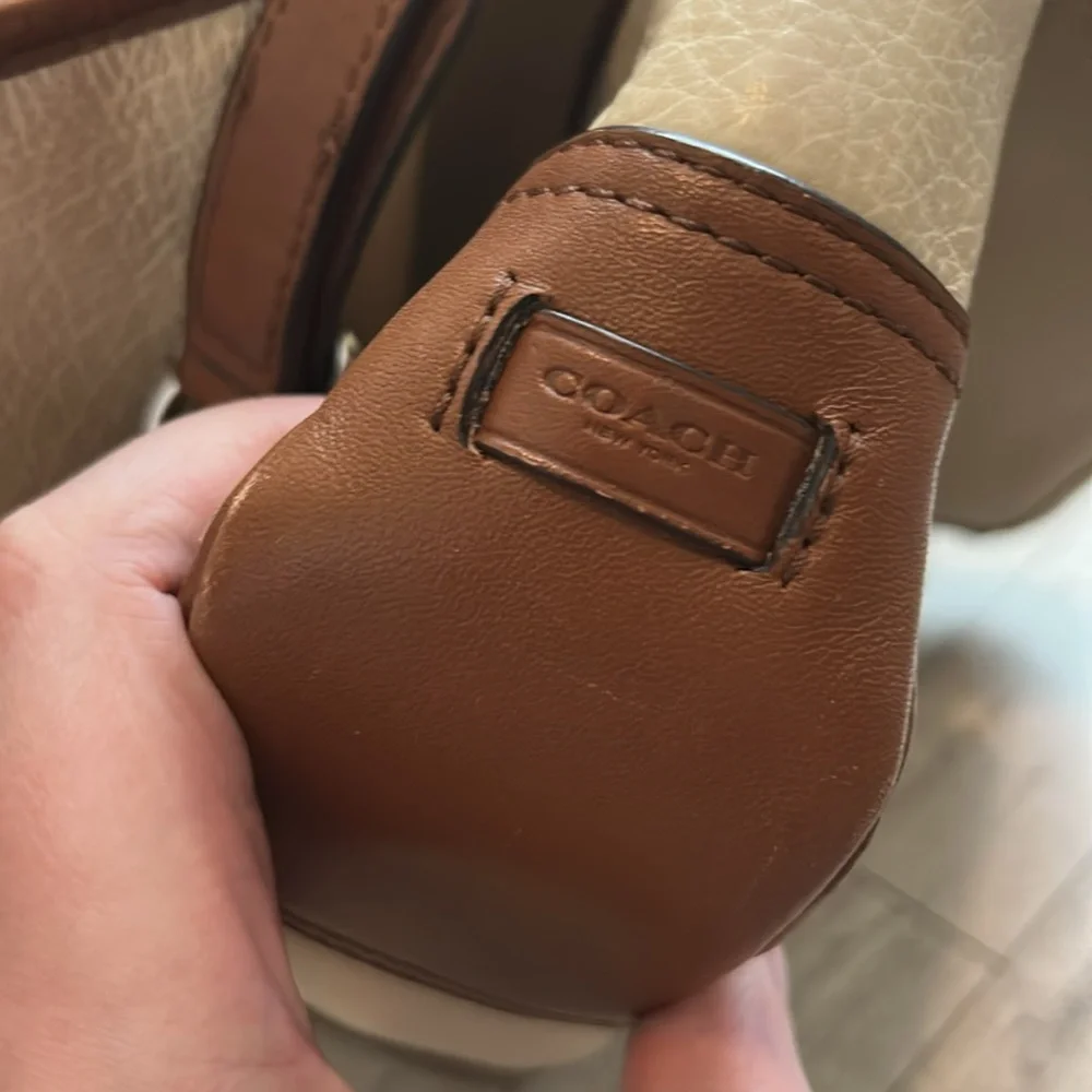 Coach discover elegance