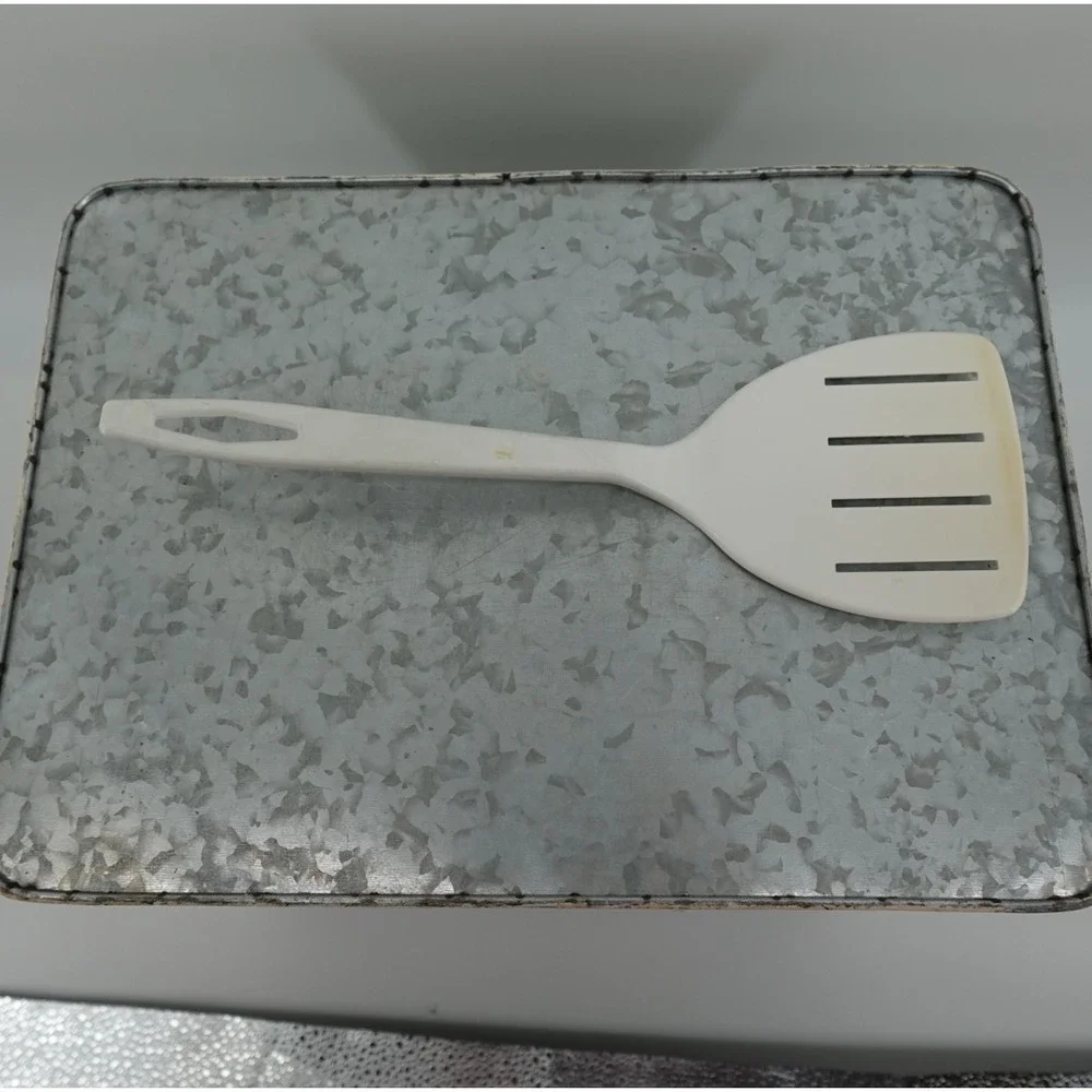 Vintage Tailor Made Products White‎ Plastic Slotted Spatula Turner Elroy WI 11