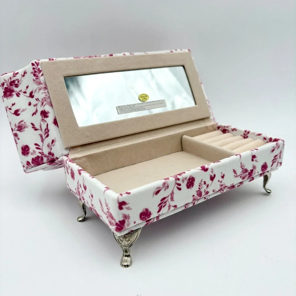 The Unbranded Brand adorable miniature