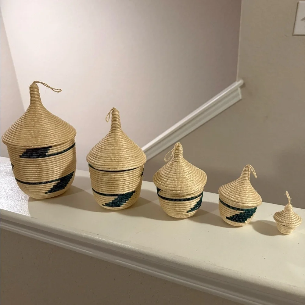 Rare Rwandan Handmade Nesting Baskets with Lids 2.5”-9.5” set of 5