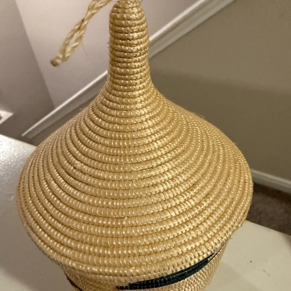 Rare Rwandan Handmade Nesting Baskets with Lids 2.5”-9.5” set of 5