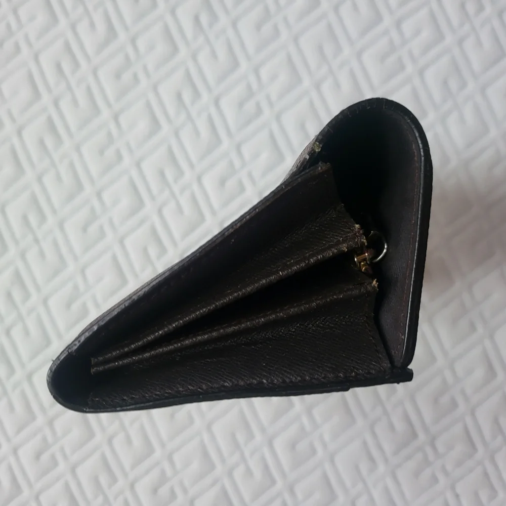 Louis Vuitton elegant checkered