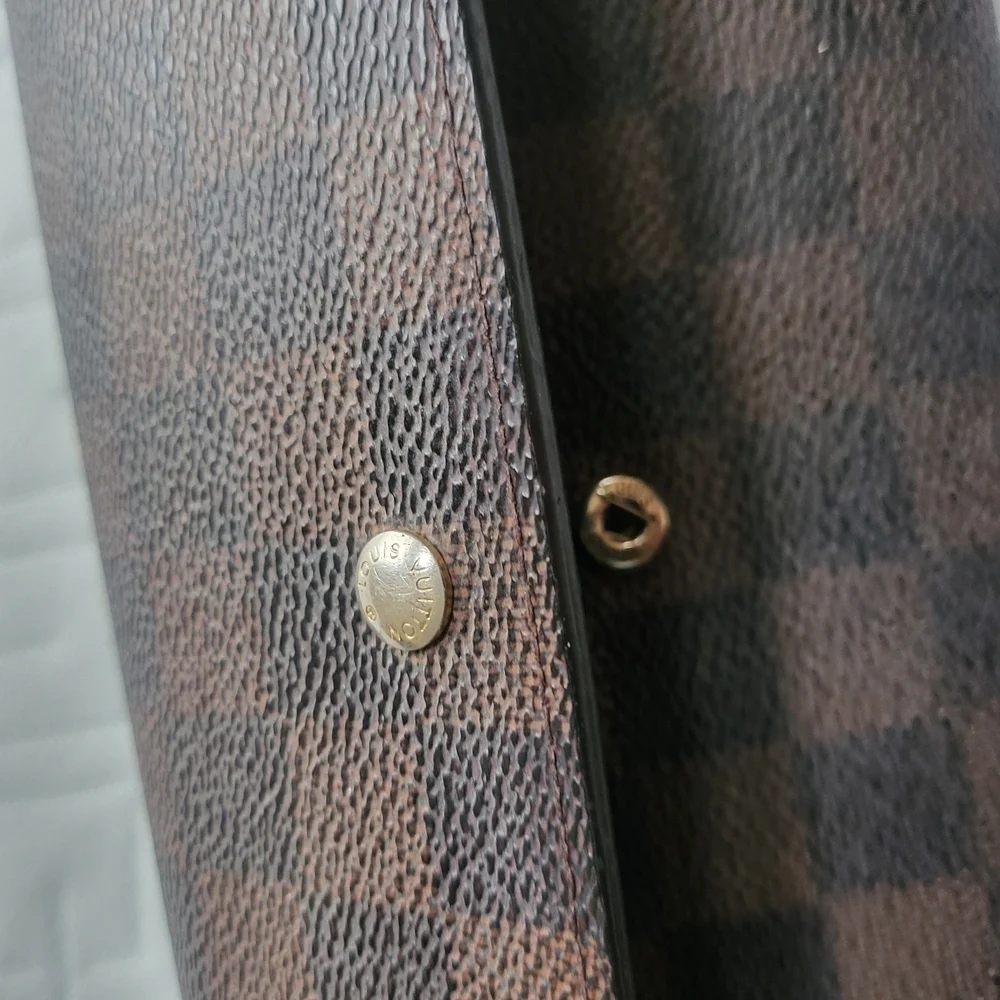 Louis Vuitton elegant checkered