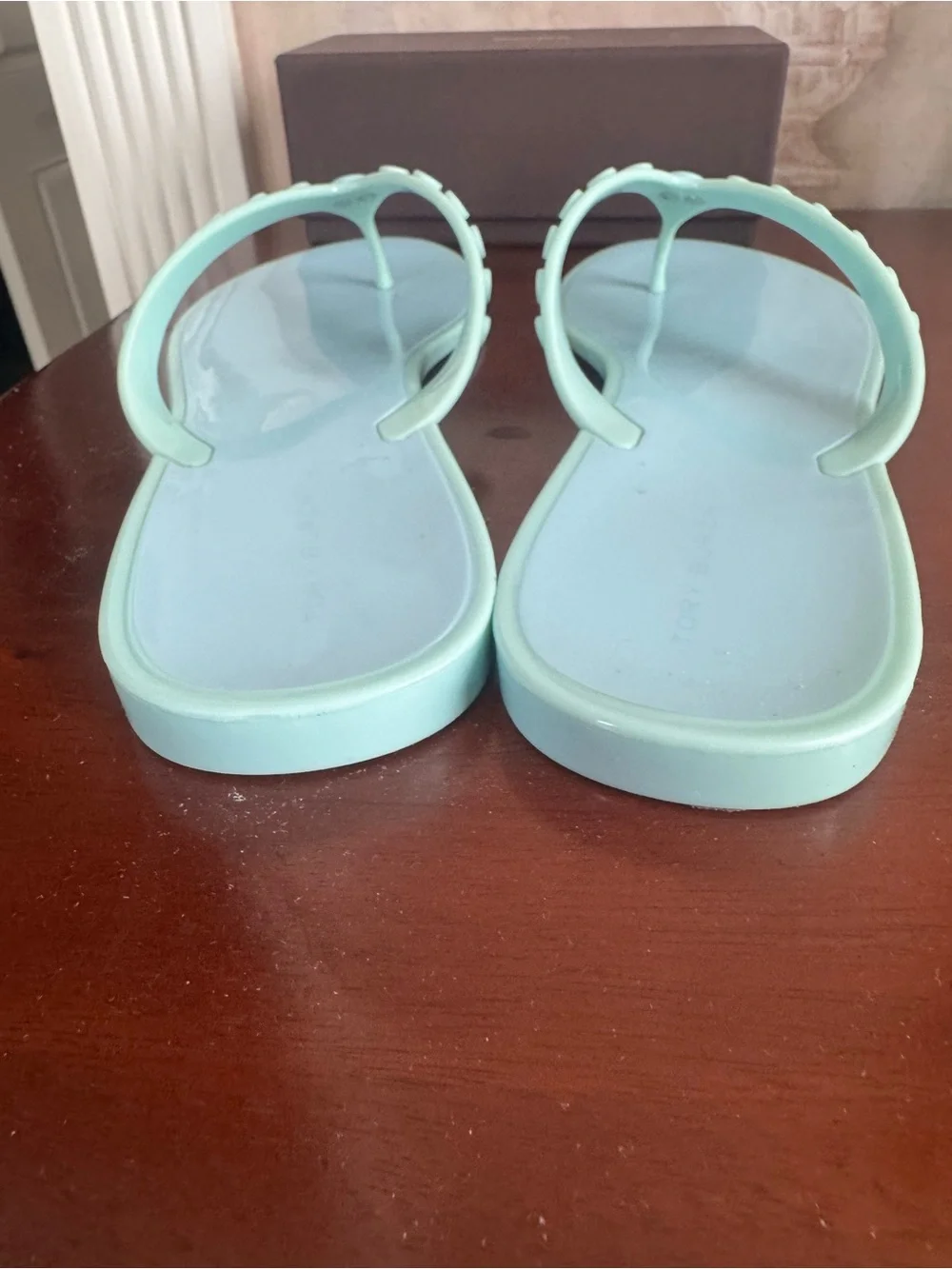 TORY BURCH TONE ON TONE STUDDED JELLY THONGS BABY BLUE 8