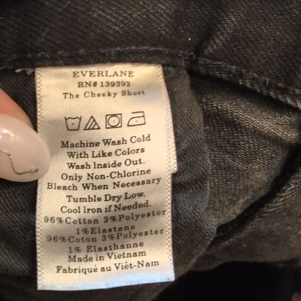 Everlane The Cheeky Short Black Rough Hem Distressed Shorty Shorts Size 31