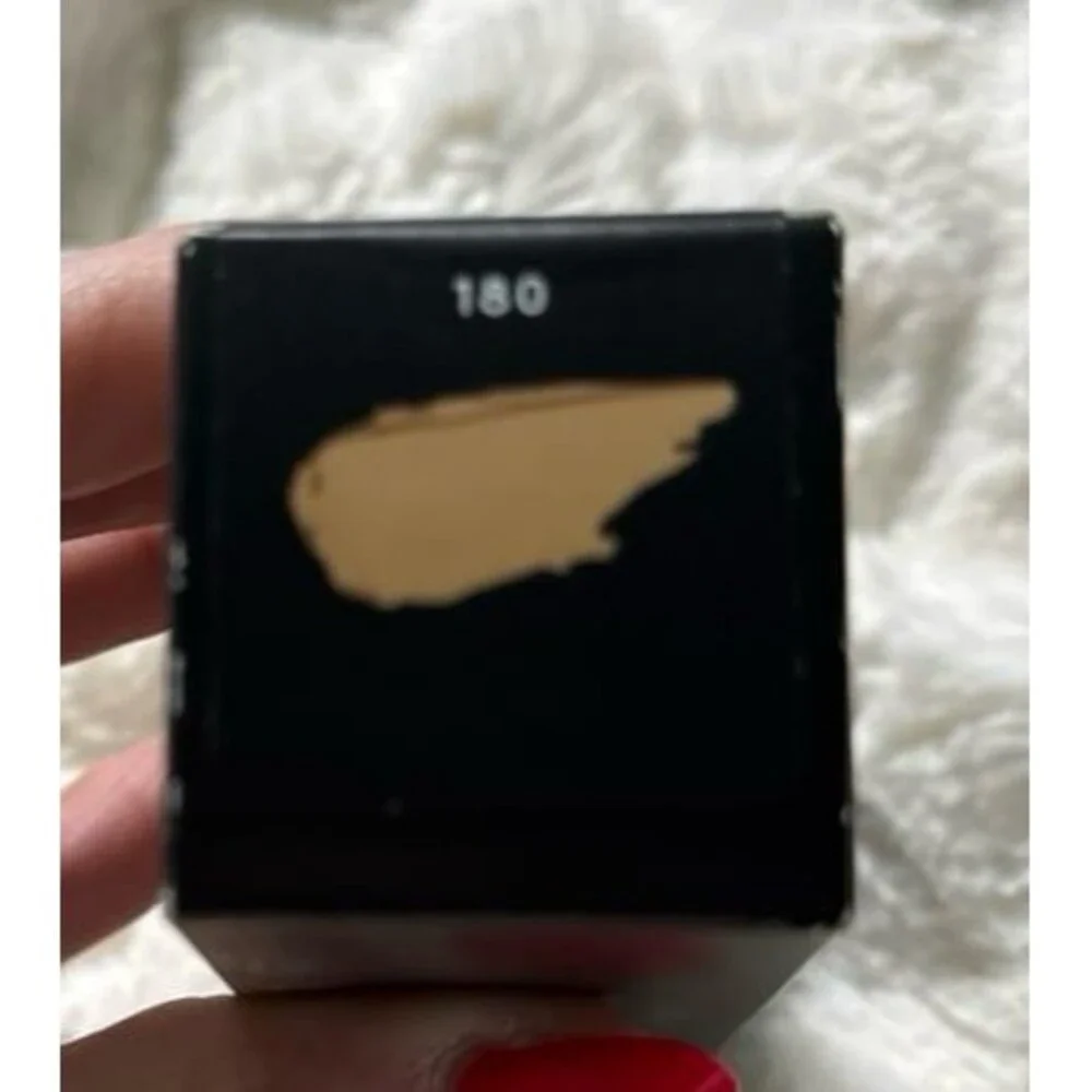 Fenty Beauty buildable medium