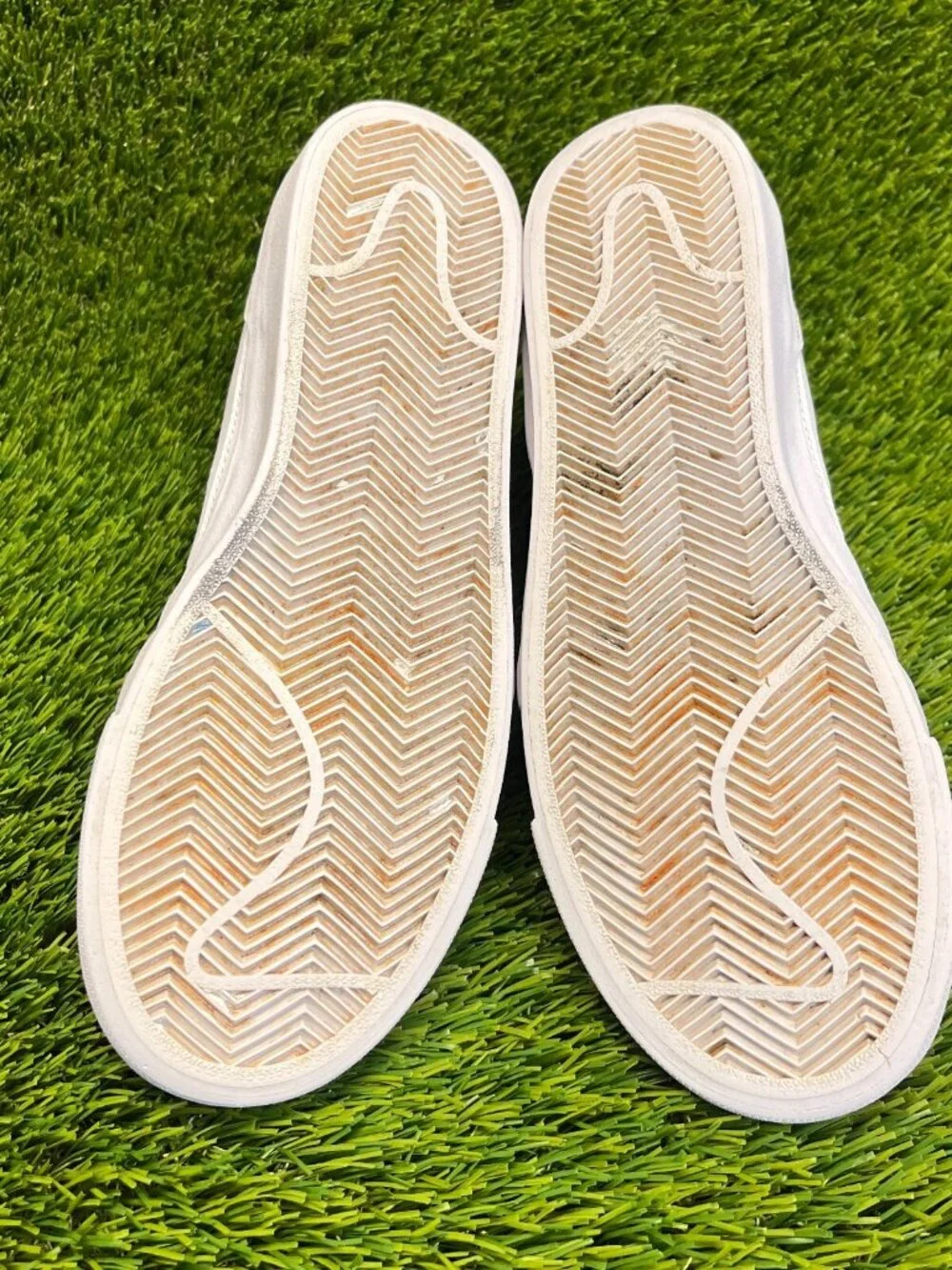 Nike Drop Type Premium Boys Size 6Y White Green Athletic Leather Shoes Sneakers