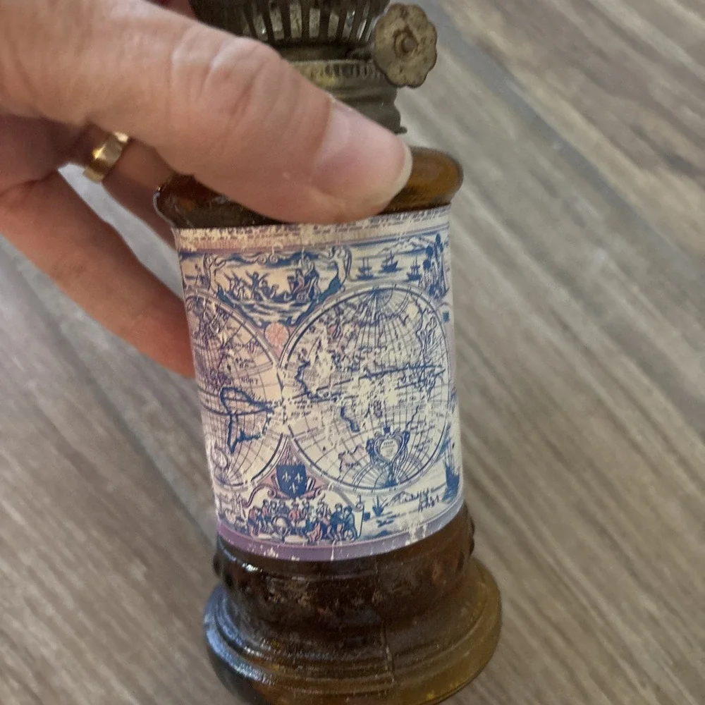 Atlas vintage amber