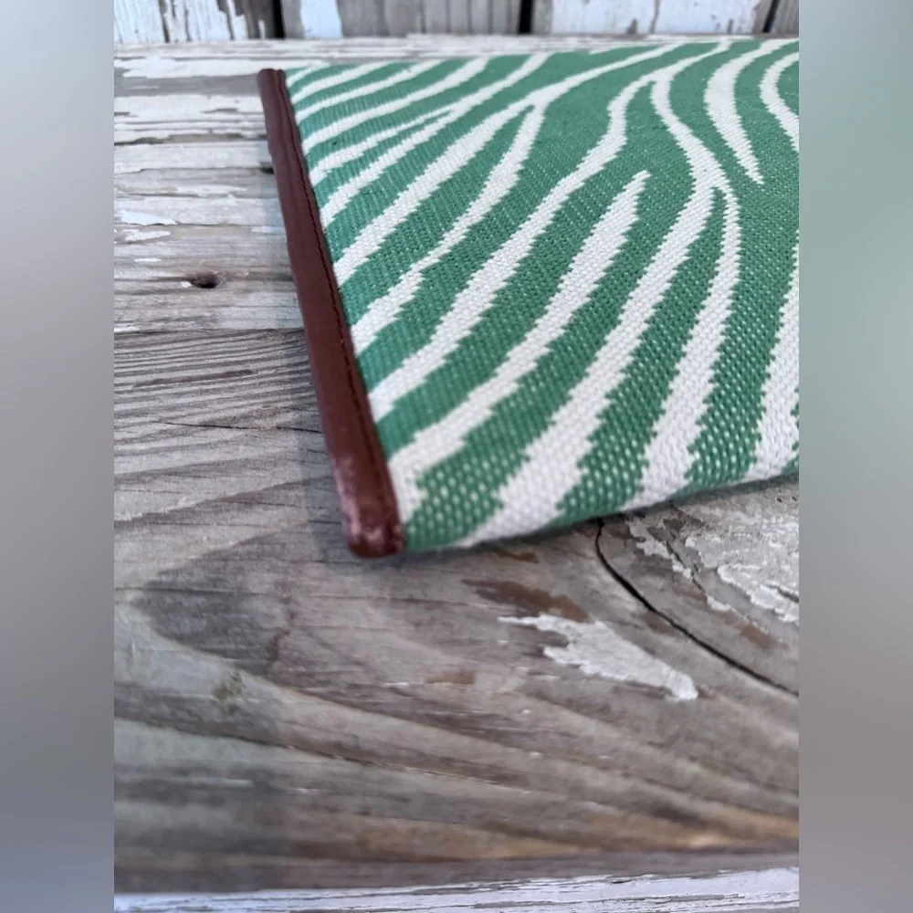 wknd wyfr green zebra