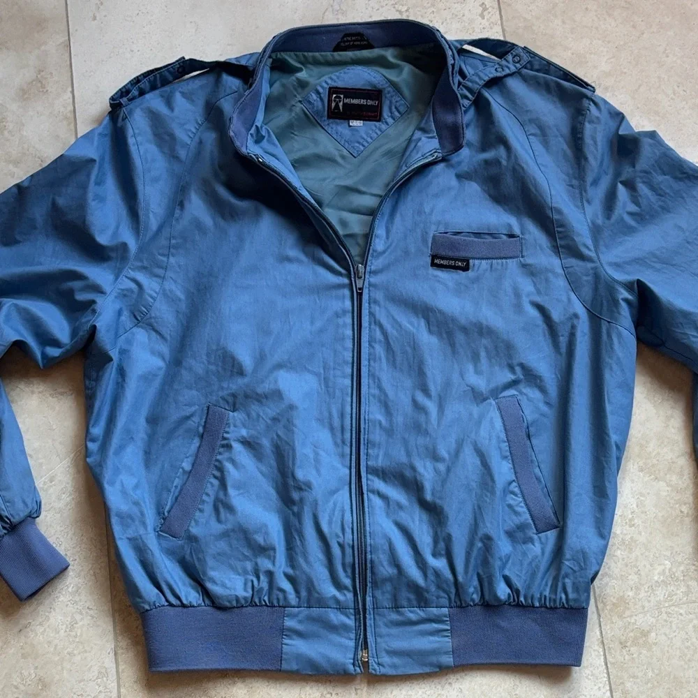 Men's Vintage Members Only Blue Zip-Up Bomber Jacket – Classic Retro Style ✨
