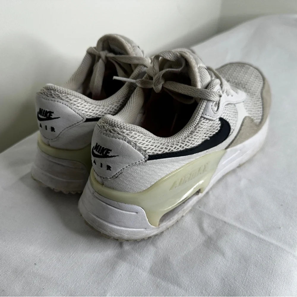 Nike women’s air