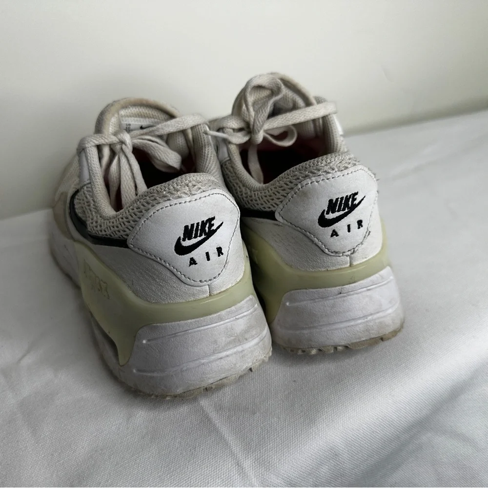 Nike women’s air