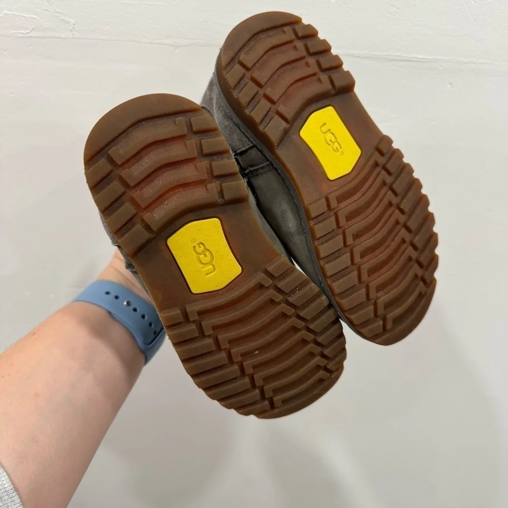UGG kids nubuck