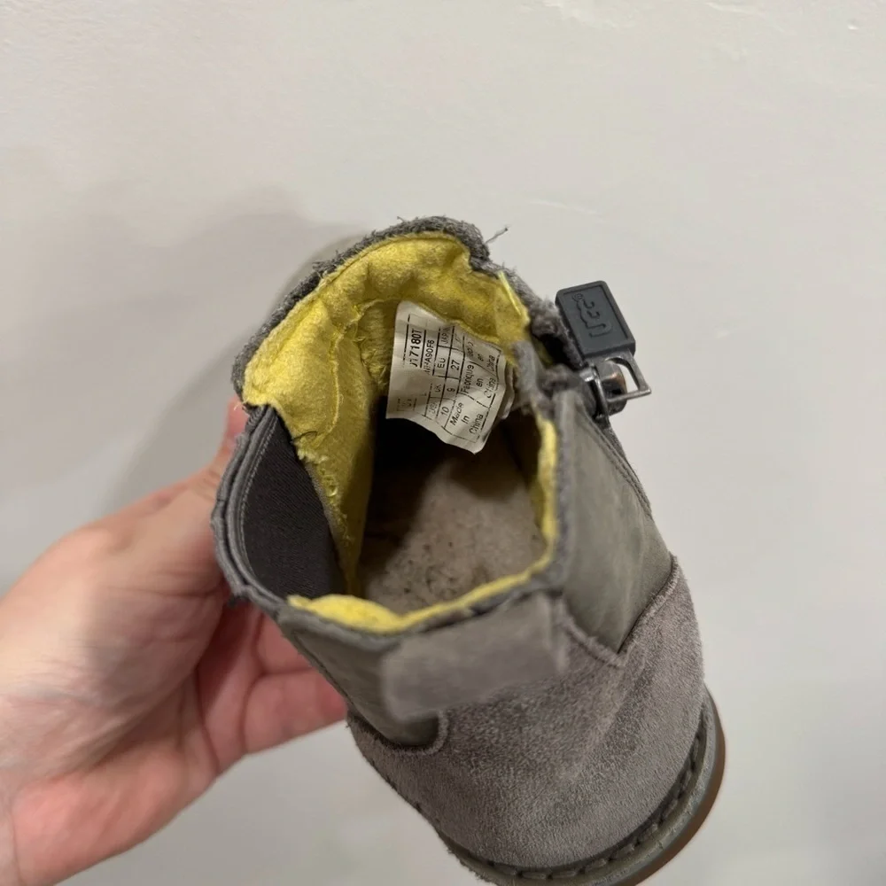 UGG kids nubuck