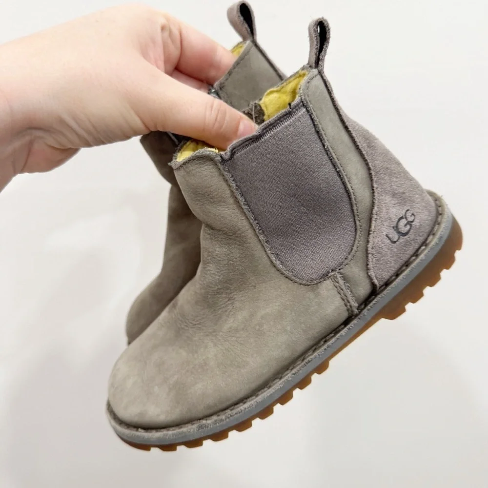 UGG kids nubuck