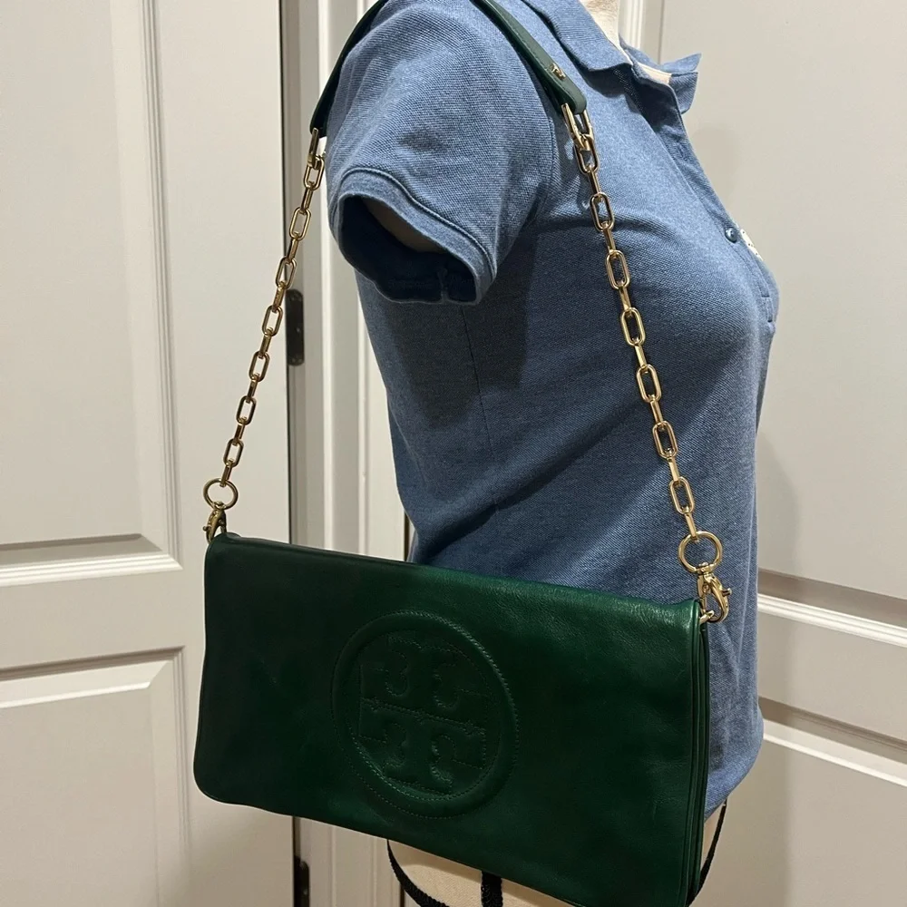 TORY BURCH DARK GREEN CLUTCH WITH GOLD CHAIN