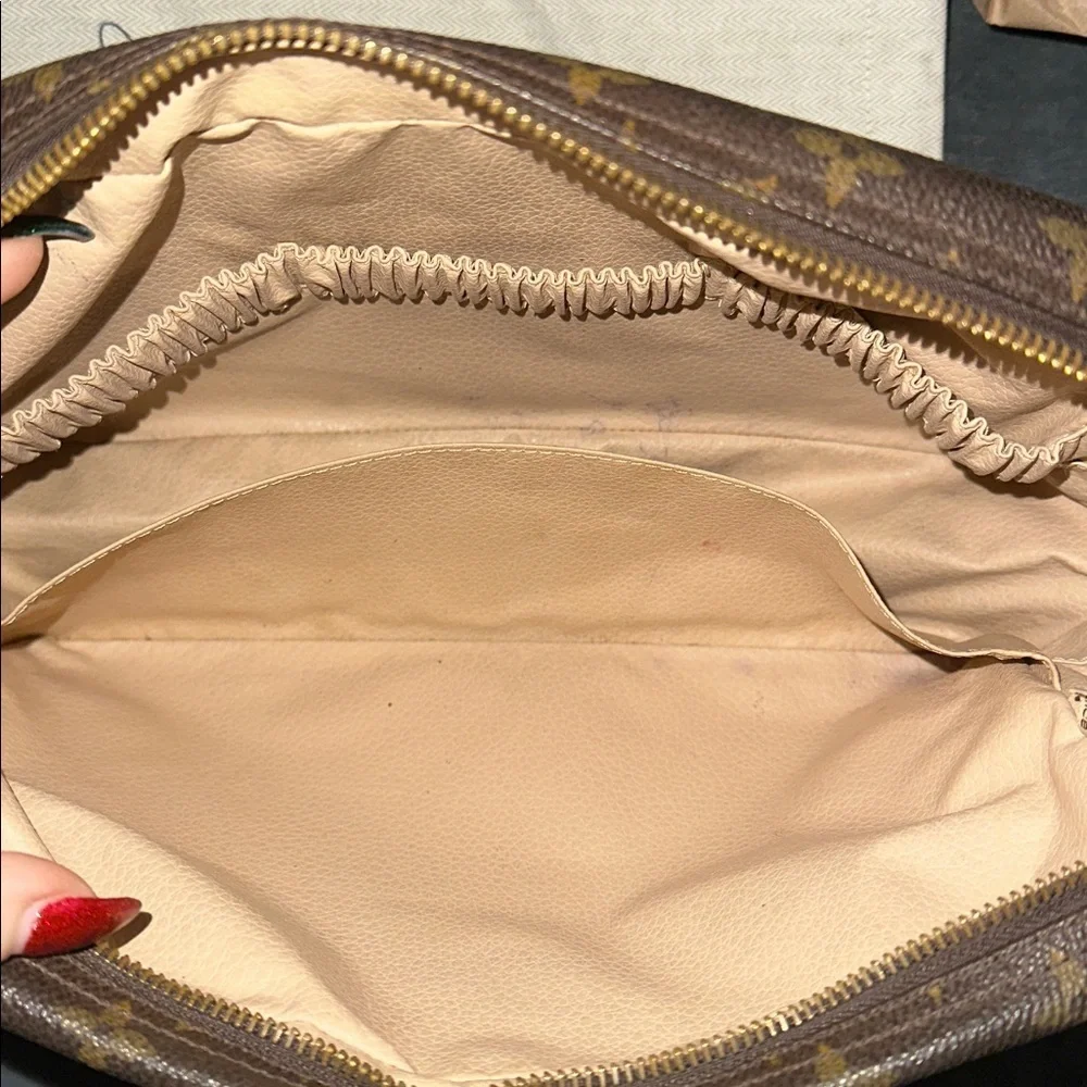 Louis Vuitton beautiful very