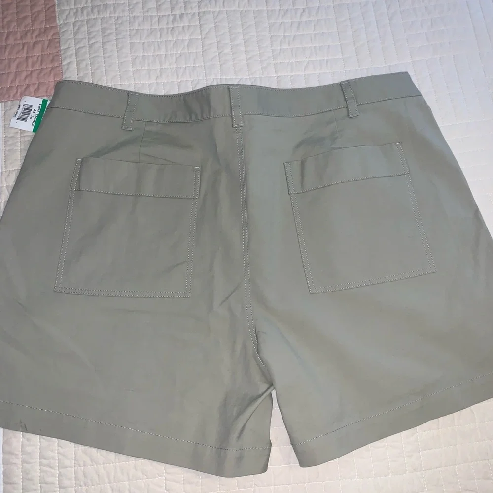 Nordstrom Signature Shorts‎ tan NWT