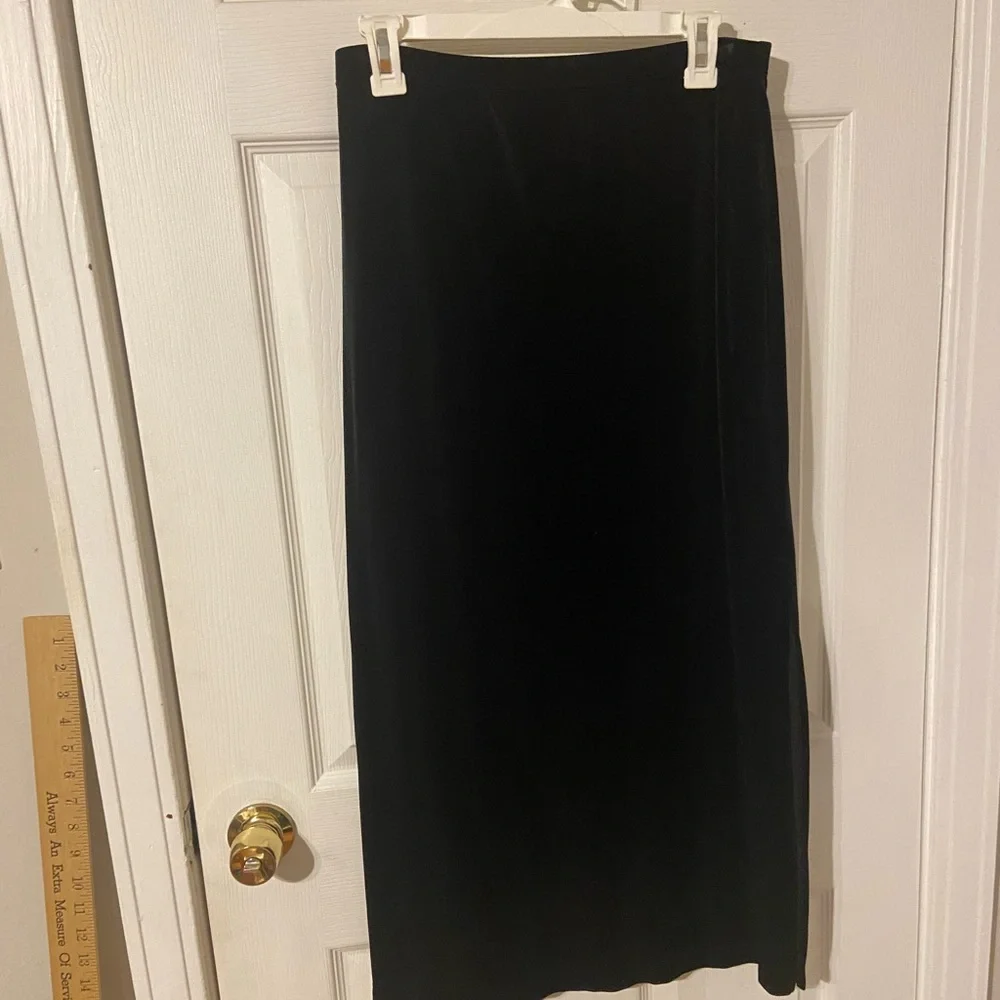 Notations Size Medium Elegant Black Velvet Skirt