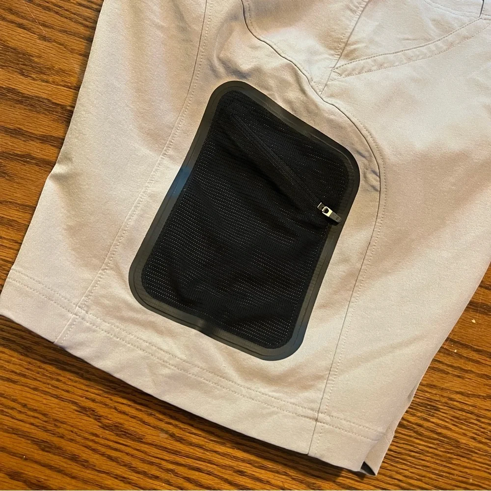 L.L. Bean Cargo/Cycling Short 2-N-1