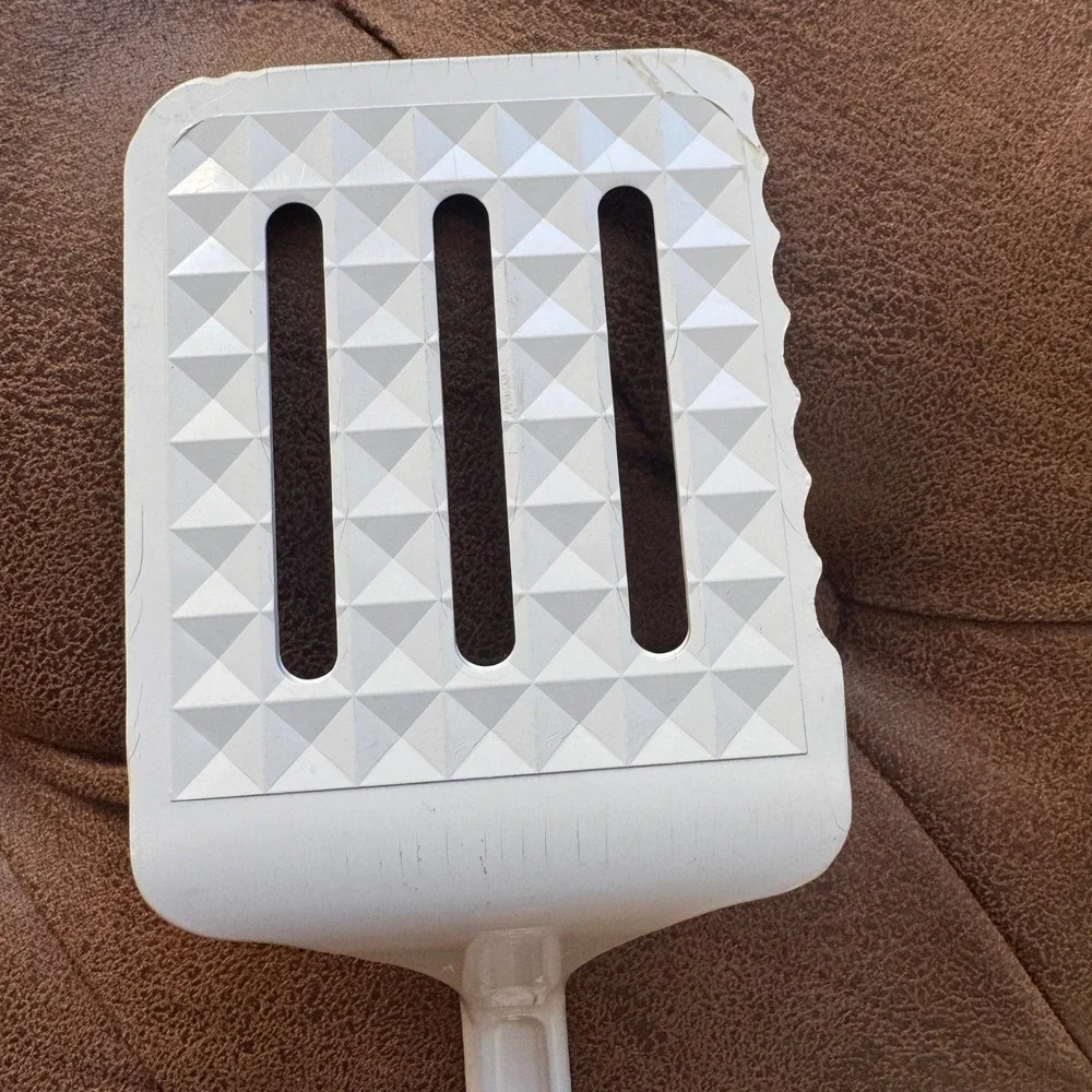 Vintage Robinson Knife Co UltraTemp White Slotted Spatula Turner Made in USA 12