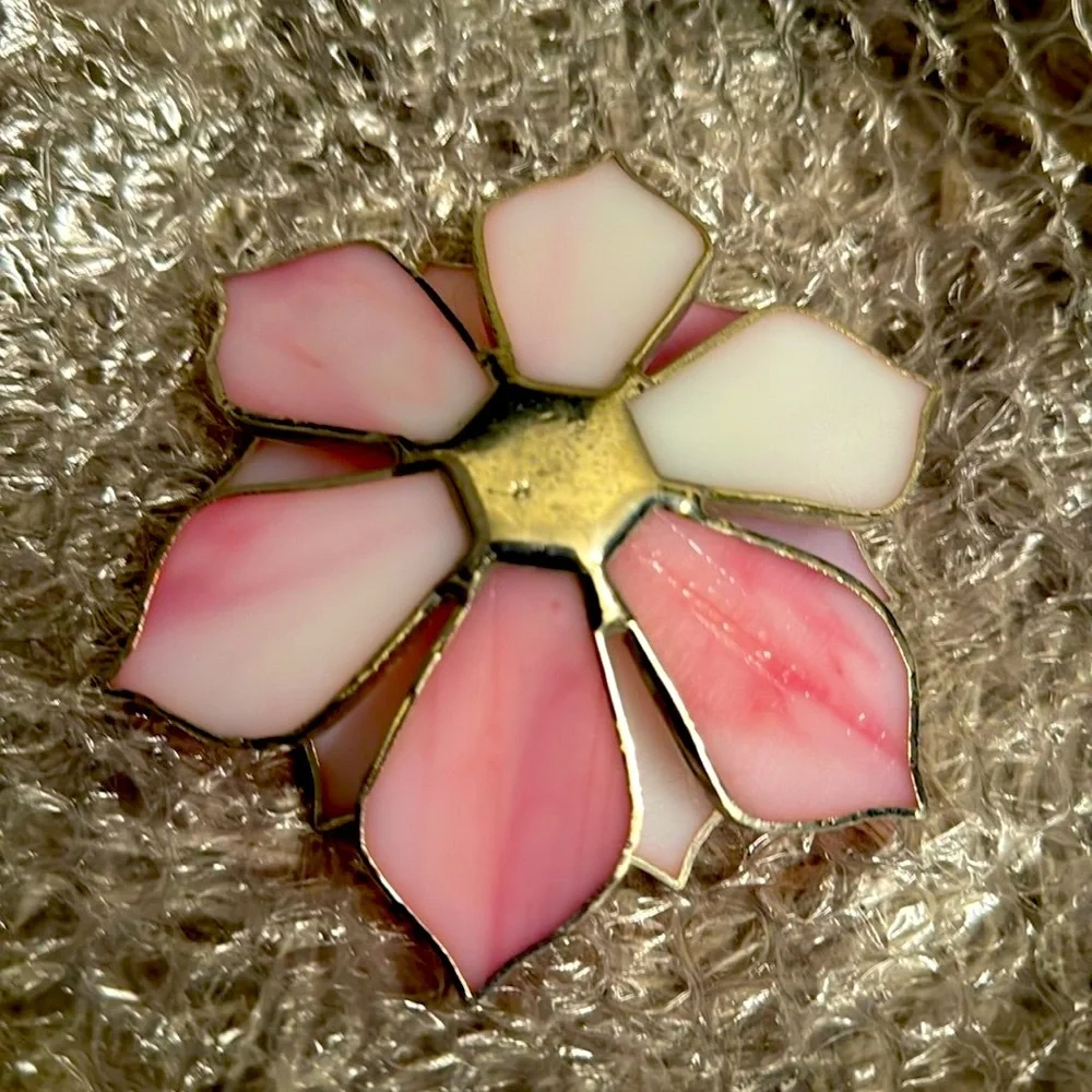 Pink/white Metal Lotus Flower Ring Holder NEW 🏷️