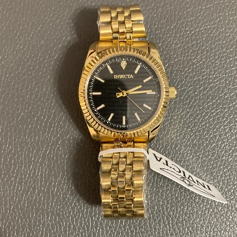 Invicta sleek gold