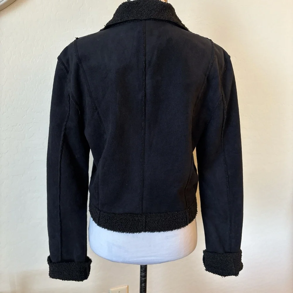 Apricot Lane sleek black