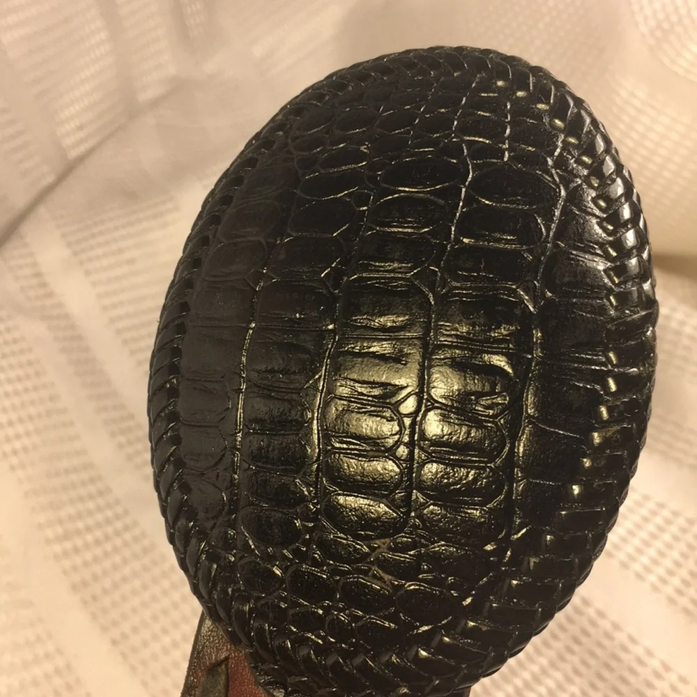 Alligator pattern leather belt w/buckle woven edge
