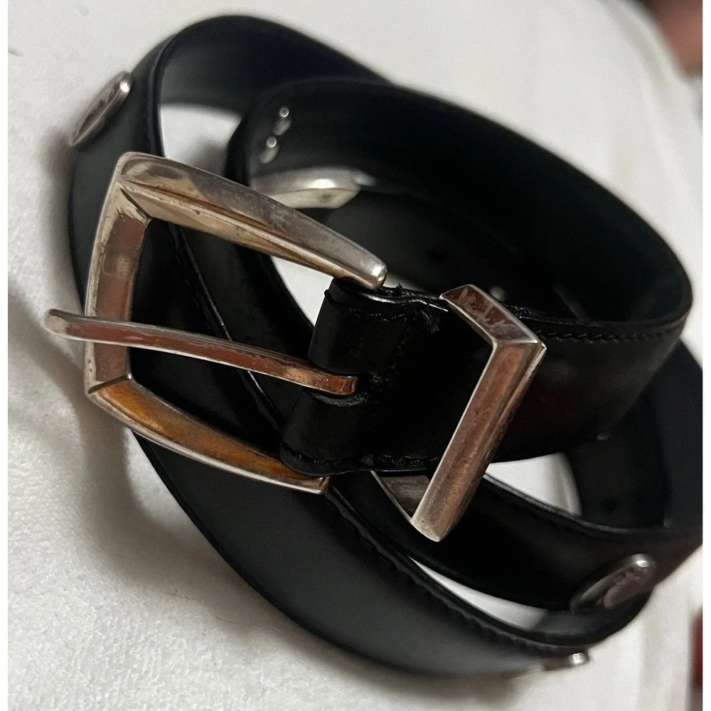 The Unbranded Brand silver design black