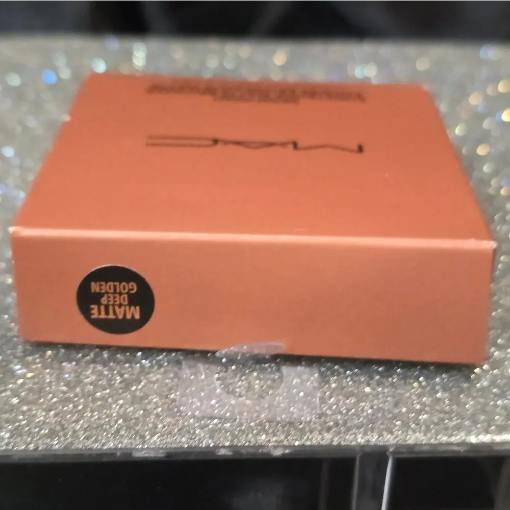 MAC Cosmetics color deep