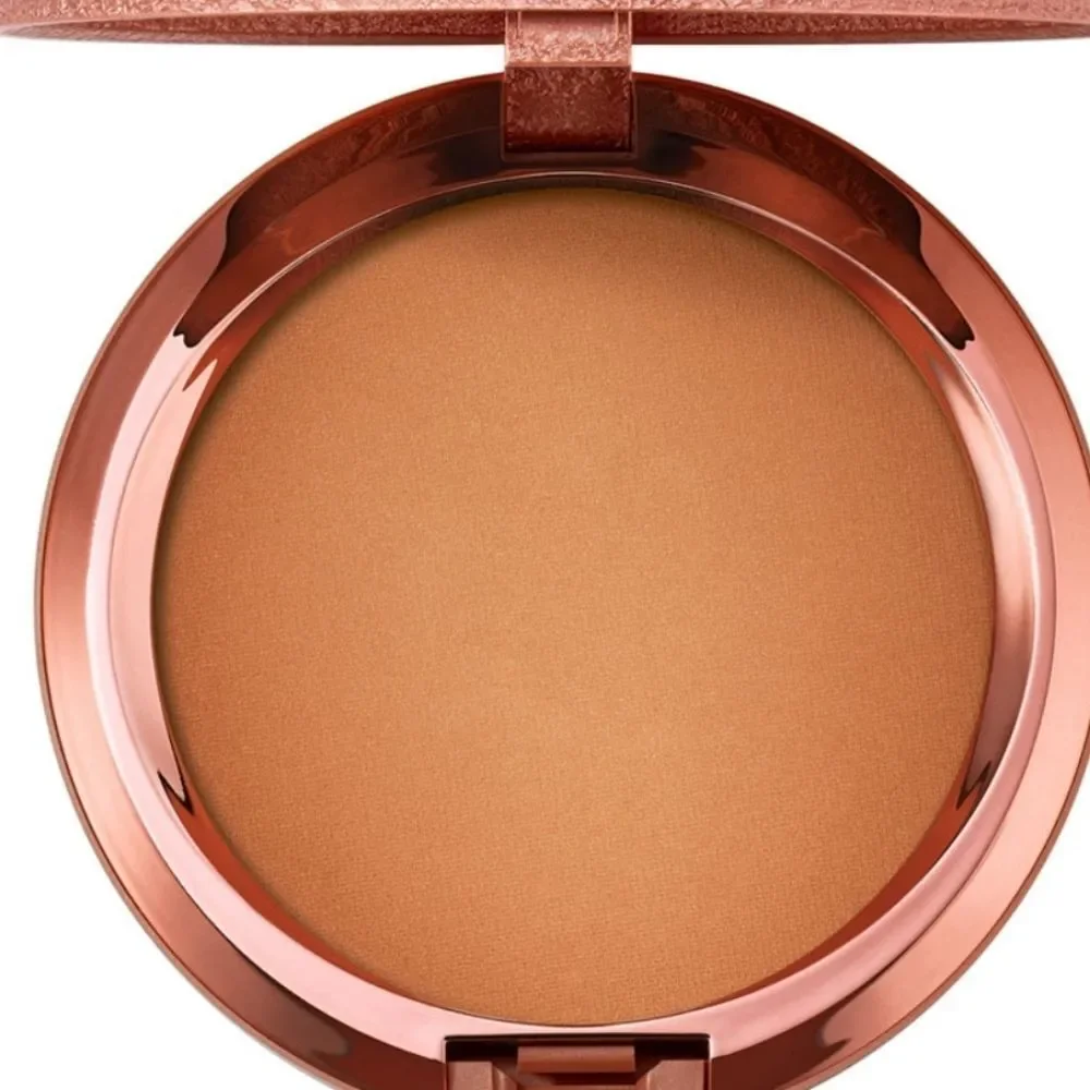 MAC Cosmetics color deep