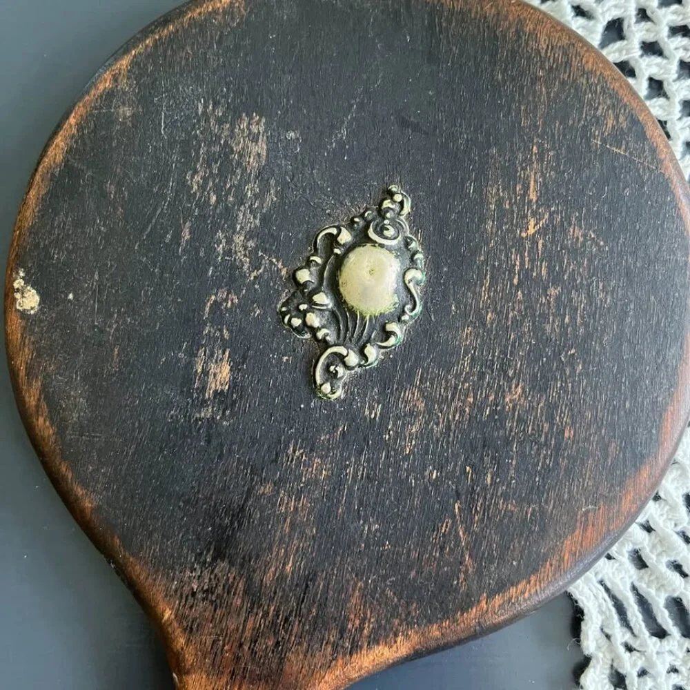 Antique or victorian few