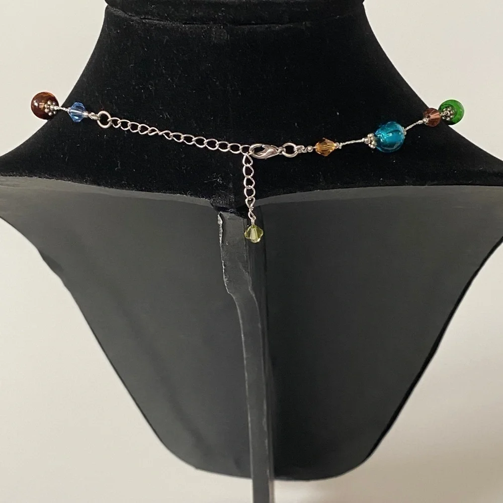 N/A necklace glass