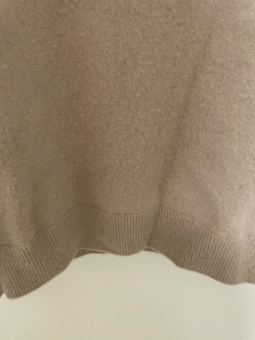 ✨Women’s Athleta Crew Neck Fuzzy Sweater Size L