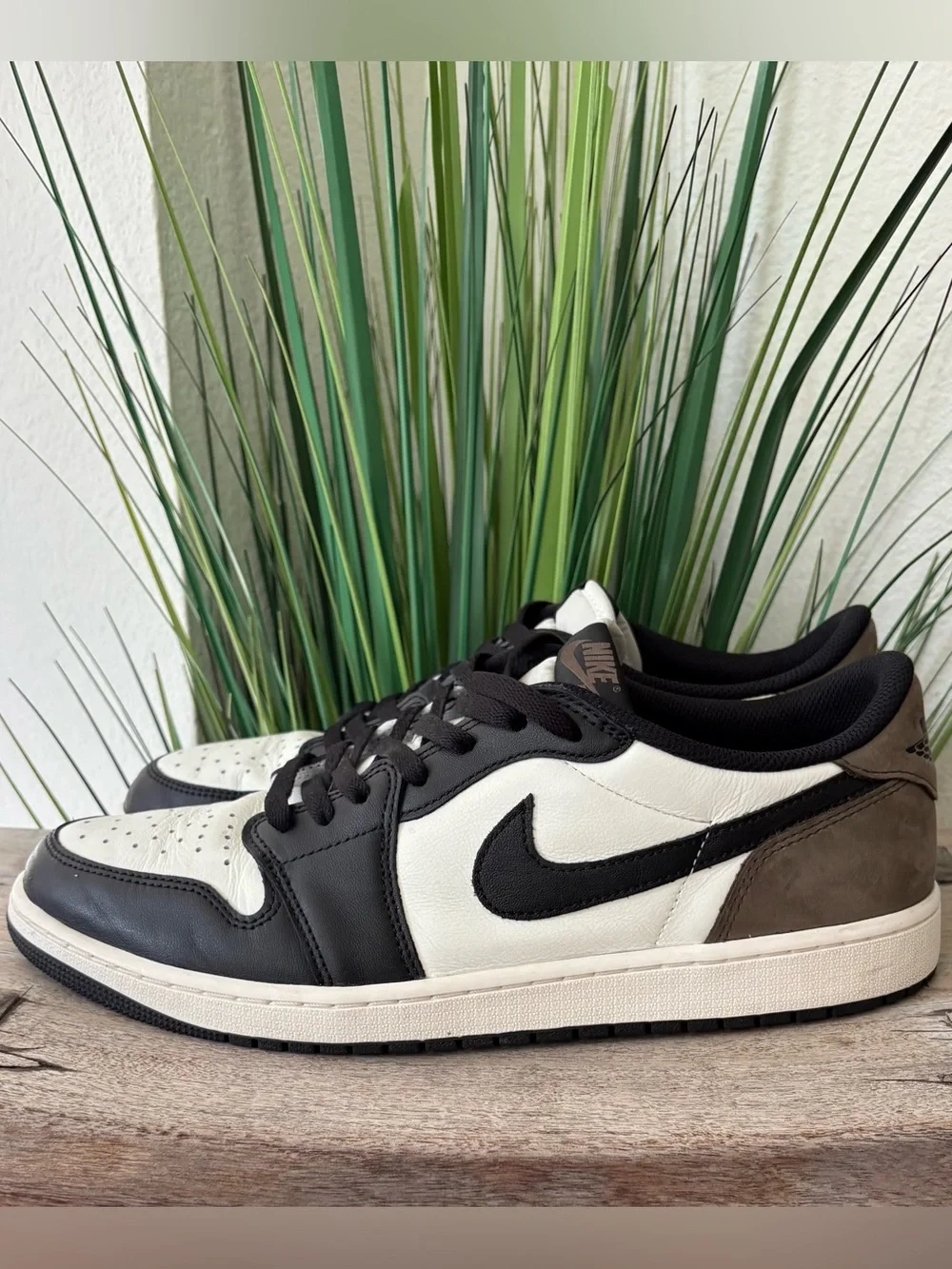Air Jordan 1 Low Mocha Sneakers
