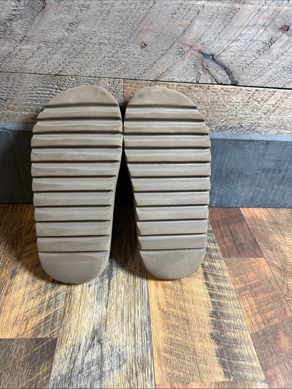 adidas Yeezy Slide Brown Tan Comfort Slide Sandals Size 8
